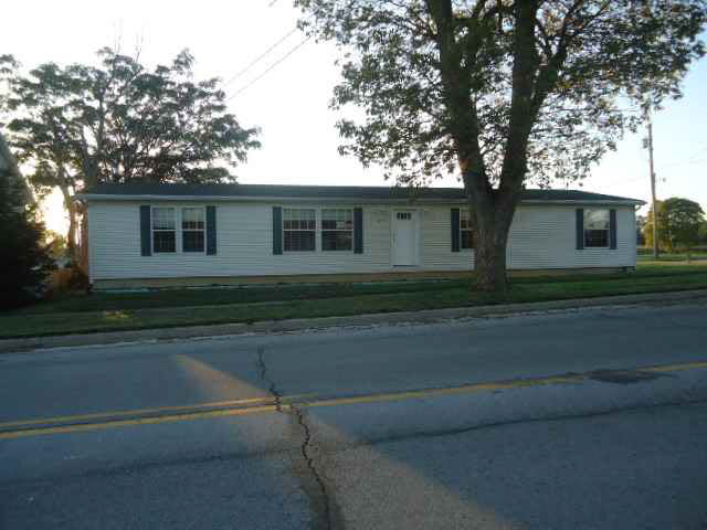 895 N Wayne St, Waterloo, IN 46793 photo 1