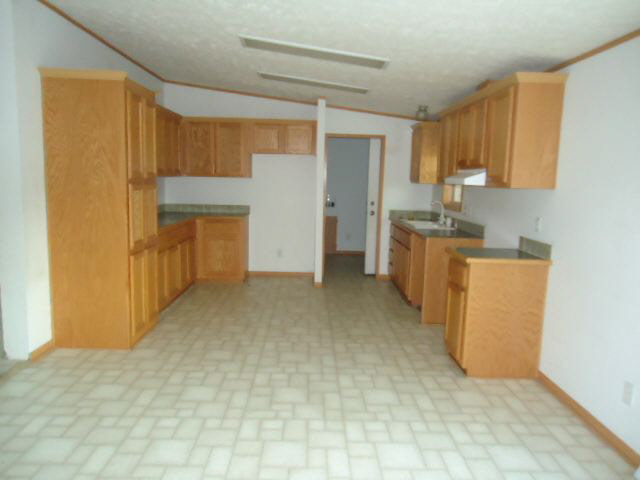 895 N Wayne St, Waterloo, IN 46793 photo 4