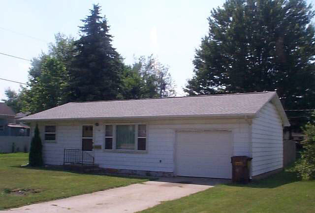110 N James St, Butler, IN 46721 photo 1
