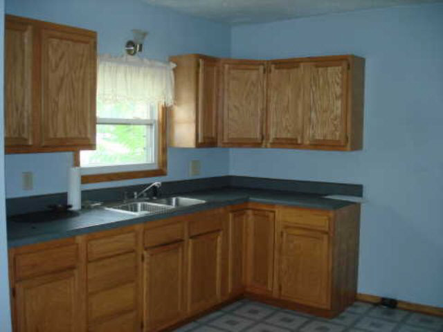 702 S Wayne St, Hamilton, IN 46742 photo 3