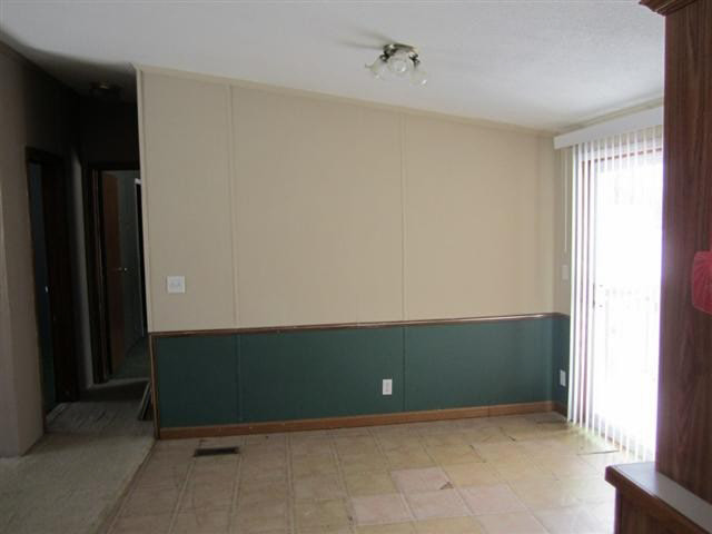 410 N Peters, Garrett, IN 46738 photo 3