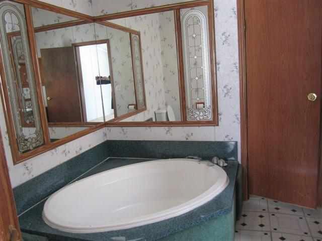 410 N Peters, Garrett, IN 46738 photo 6