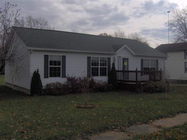 709 N Main St, Ligonier, IN 46767 photo 1