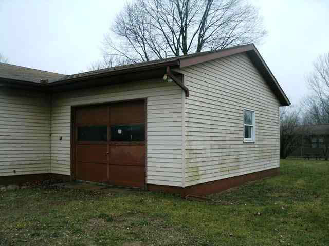 613 N Maple St, Lagrange, IN 46761 photo 3