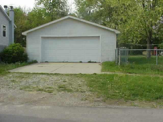 504 Grant St, Lagrange, IN 46761 photo 2