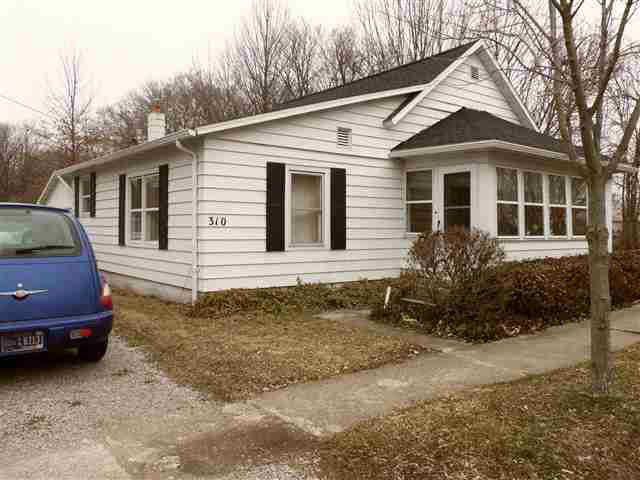 310 E First St, Auburn, IN 46706 photo 1