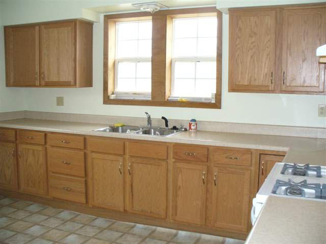 208 E High St, Garrett, IN 46738 photo 6