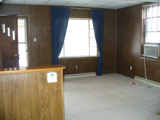 208 E High St, Garrett, IN 46738 photo 3