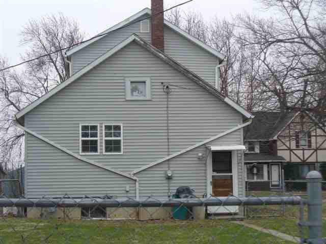 208 E High St, Garrett, IN 46738 photo 2