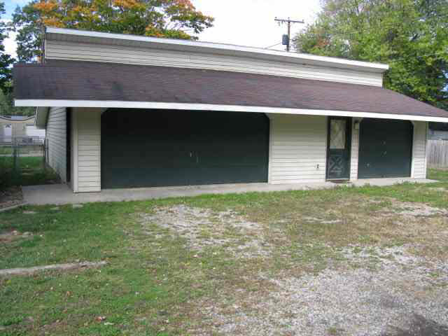 311 E Main St, Butler, IN 46721 photo 2