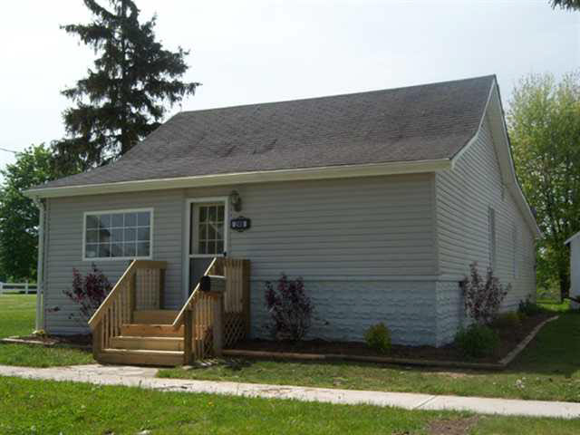 246 W Walnut, Butler, IN 46721 photo 1