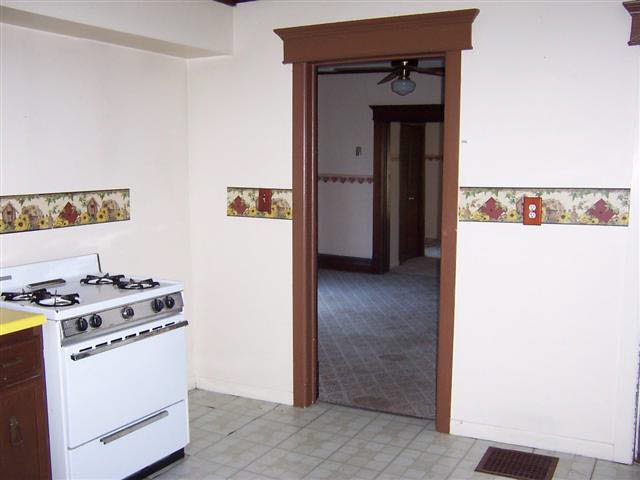 409 Williams St, Howe, IN 46746 photo 4