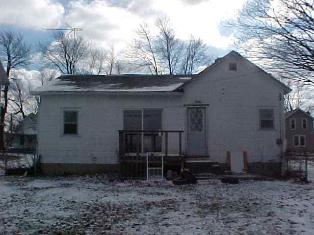 411 W Main St, Butler, IN 46721 photo 2