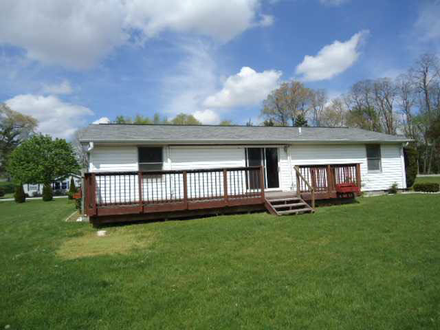 304 Washington St, Howe, IN 46746 photo 8
