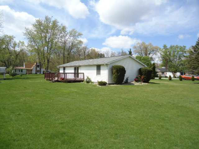 304 Washington St, Howe, IN 46746 photo 9