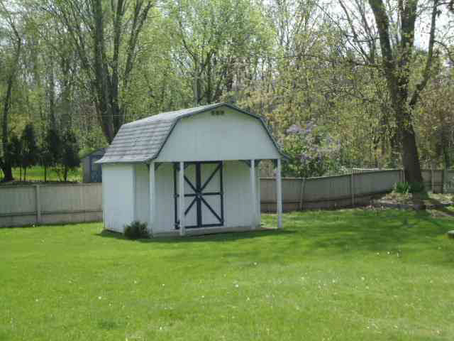 304 Washington St, Howe, IN 46746 photo 6