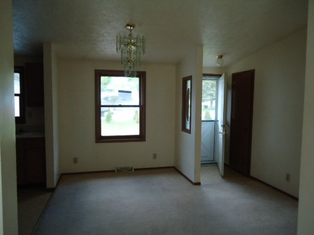 304 Washington St, Howe, IN 46746 photo 2