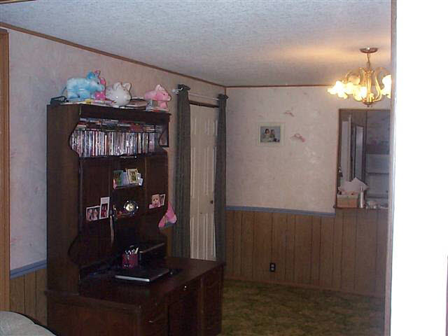 304 E Main St, Butler, IN 46721 photo 3
