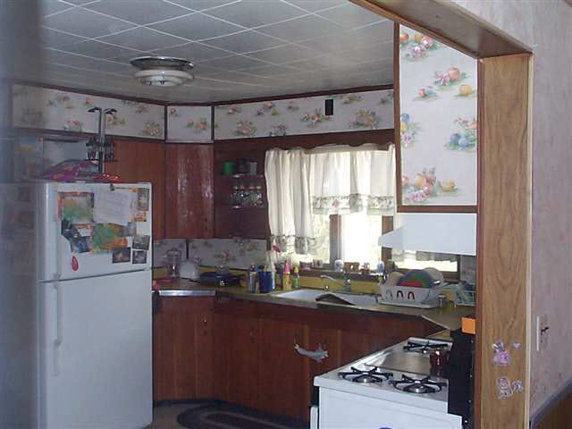 304 E Main St, Butler, IN 46721 photo 2