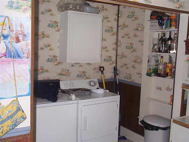 304 E Main St, Butler, IN 46721 photo 4