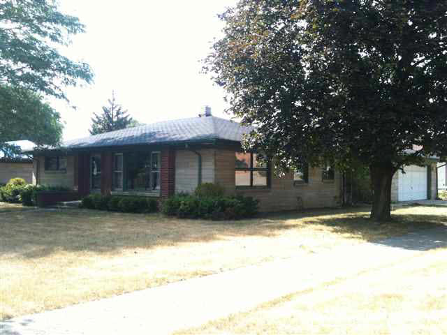 211 E High St, Kendallville, IN 46755 photo 1