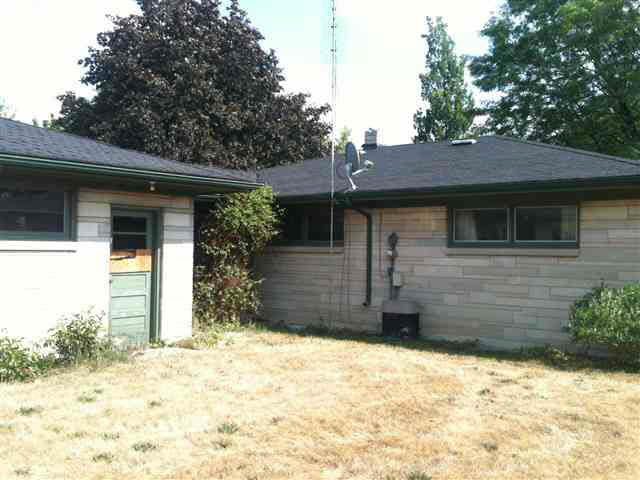 211 E High St, Kendallville, IN 46755 photo 2