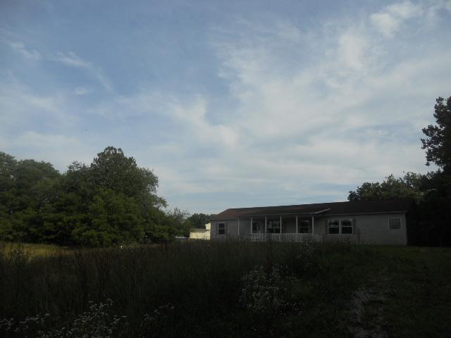 9606 N 100 W, Wawaka, IN 46794 photo 2