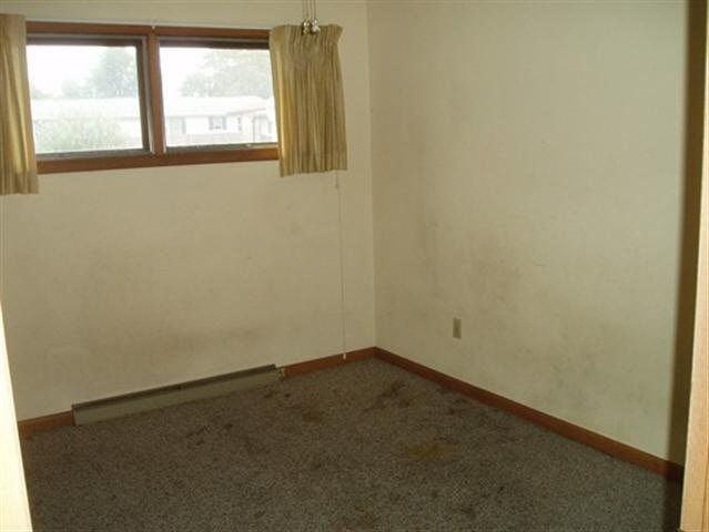 209 E High St, Kendallville, IN 46755 photo 7