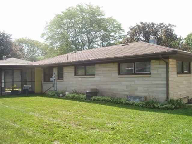 209 E High St, Kendallville, IN 46755 photo 1
