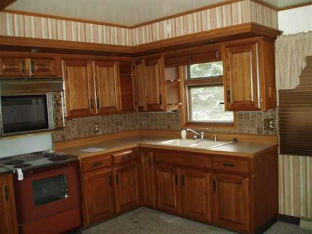 209 E High St, Kendallville, IN 46755 photo 4