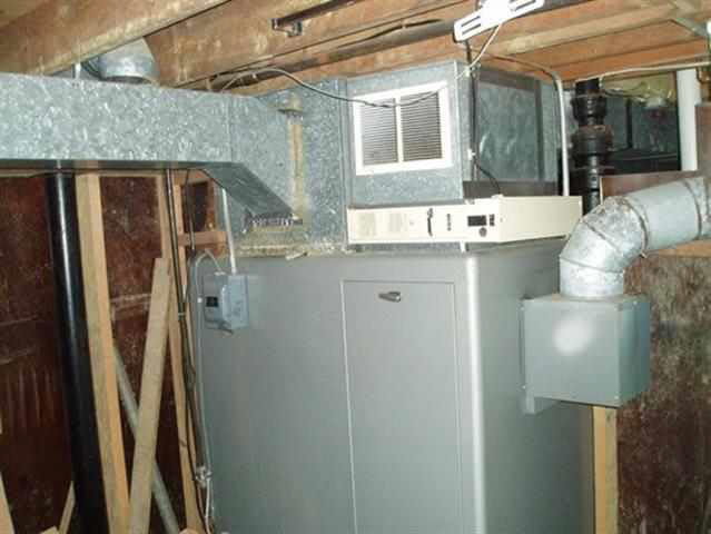 209 E High St, Kendallville, IN 46755 photo 11