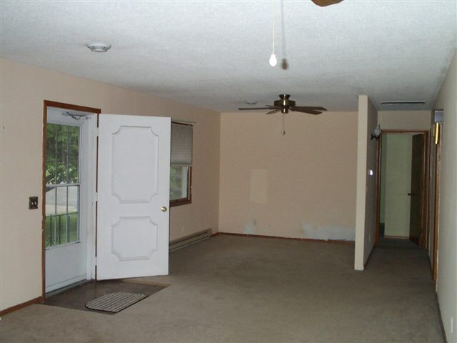 209 E Thirteenth St, Auburn, IN 46706 photo 2