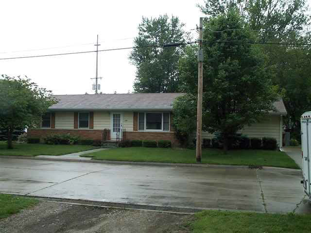 209 E Thirteenth St, Auburn, IN 46706 photo 1