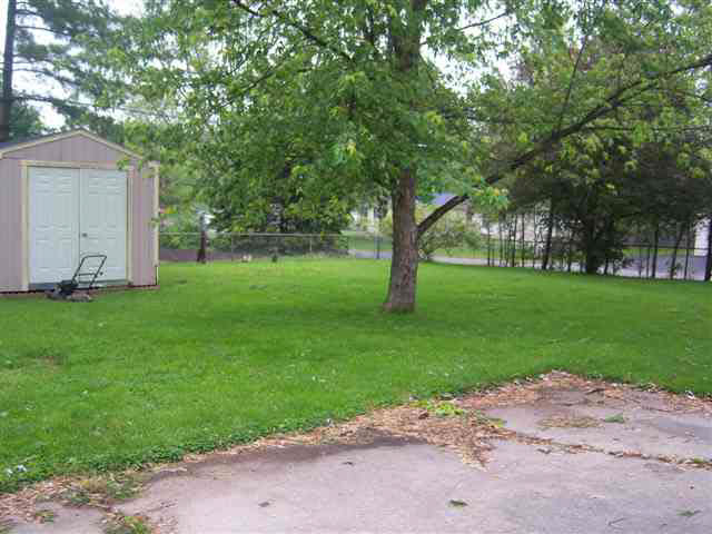 7143 Karen Ct, Fort Wayne, IN 46835 photo 2