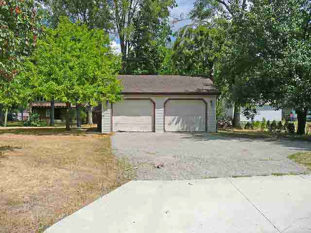 515 S Darling St, Angola, IN 46703 photo 2