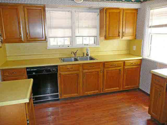 515 S Darling St, Angola, IN 46703 photo 4
