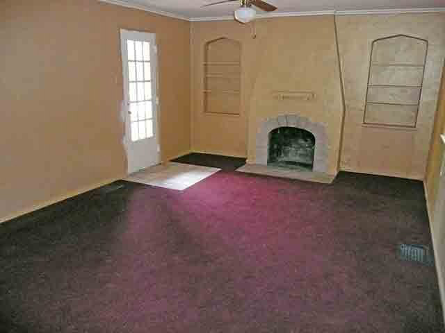 515 S Darling St, Angola, IN 46703 photo 3
