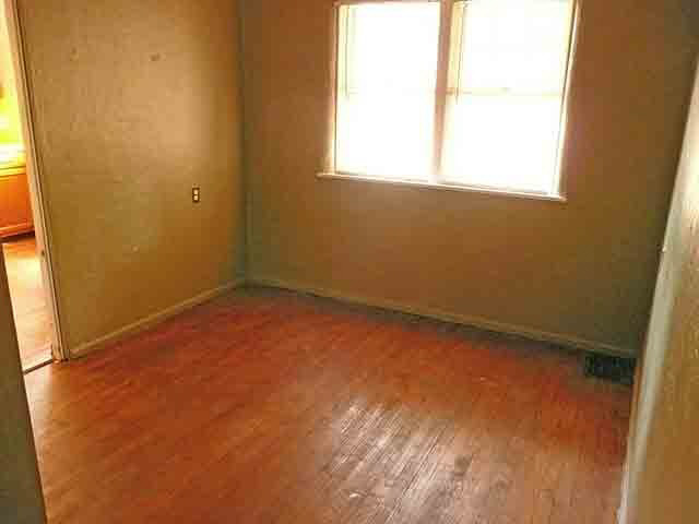 515 S Darling St, Angola, IN 46703 photo 5