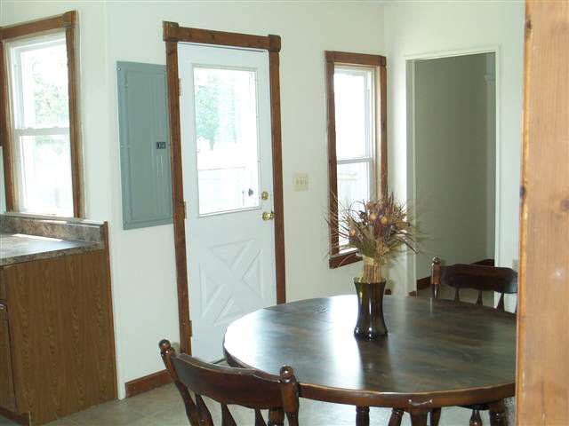 510 S Wayne St, Waterloo, IN 46793 photo 8