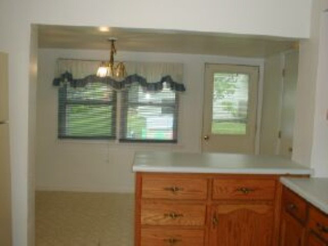 211 E 16th St, Auburn, IN 46706 photo 4