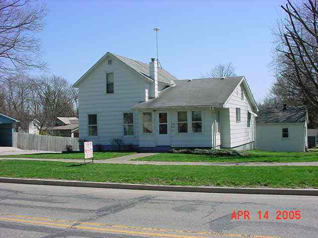 306 E Main St, Albion, IN 46701 photo 1