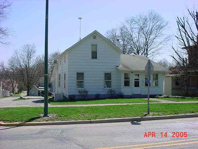 306 E Main St, Albion, IN 46701 photo 3