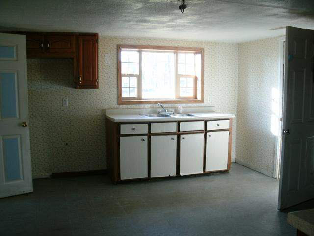 5155 S 200 E, Wolcottville, IN 46795 photo 4