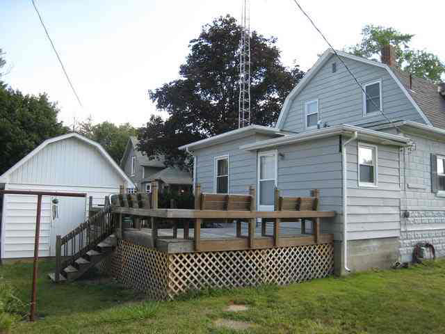 107 S Baxter St, Auburn, IN 46706 photo 2