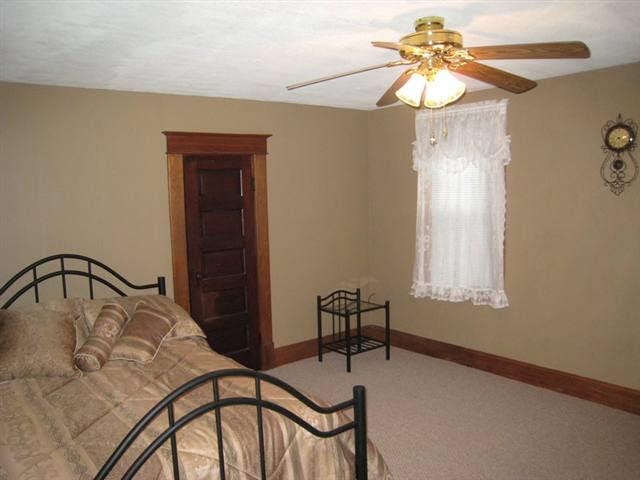 107 S Baxter St, Auburn, IN 46706 photo 7