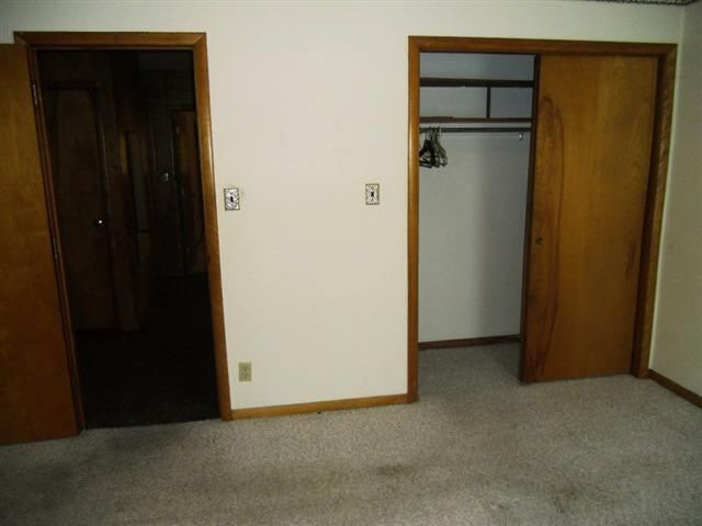 116 E Rush St, Kendallville, IN 46755 photo 11