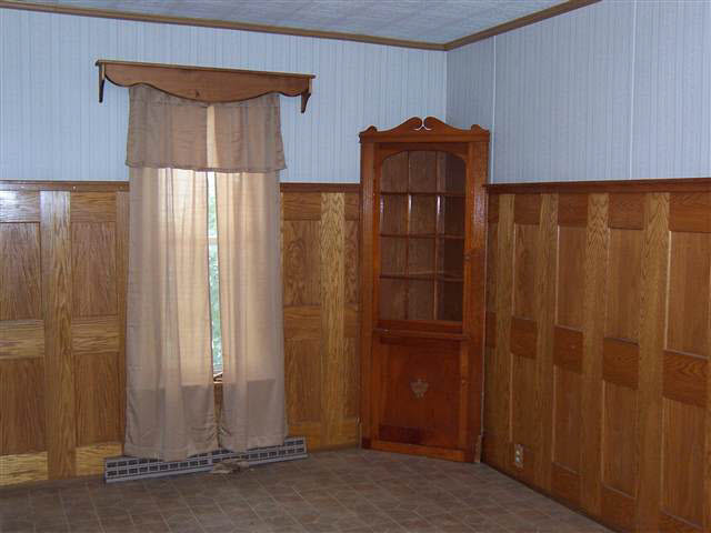 309 S Johnson St, Garrett, IN 46738 photo 3