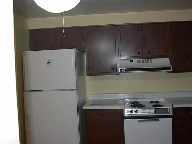 906 E 7th St, Auburn, IN 46706 photo 3