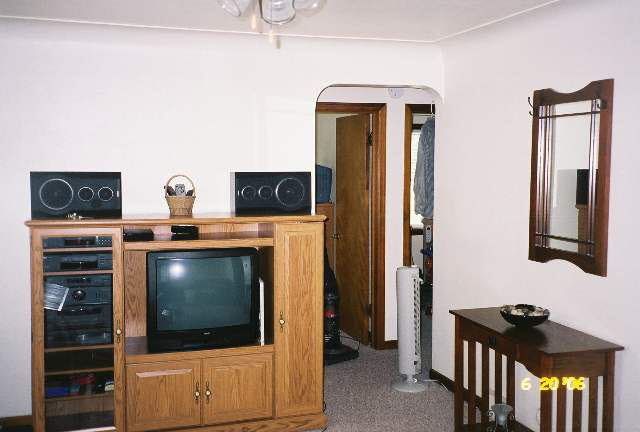 516 E Main St, Butler, IN 46721 photo 3