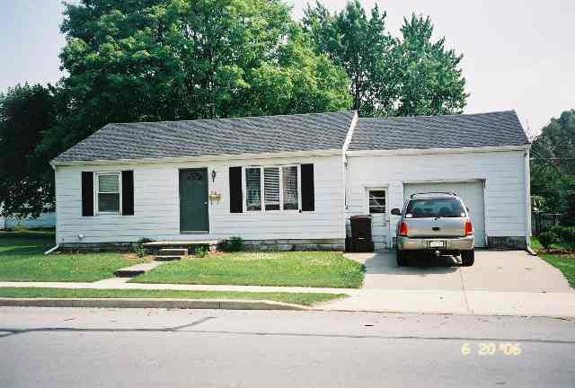 516 E Main St, Butler, IN 46721 photo 1